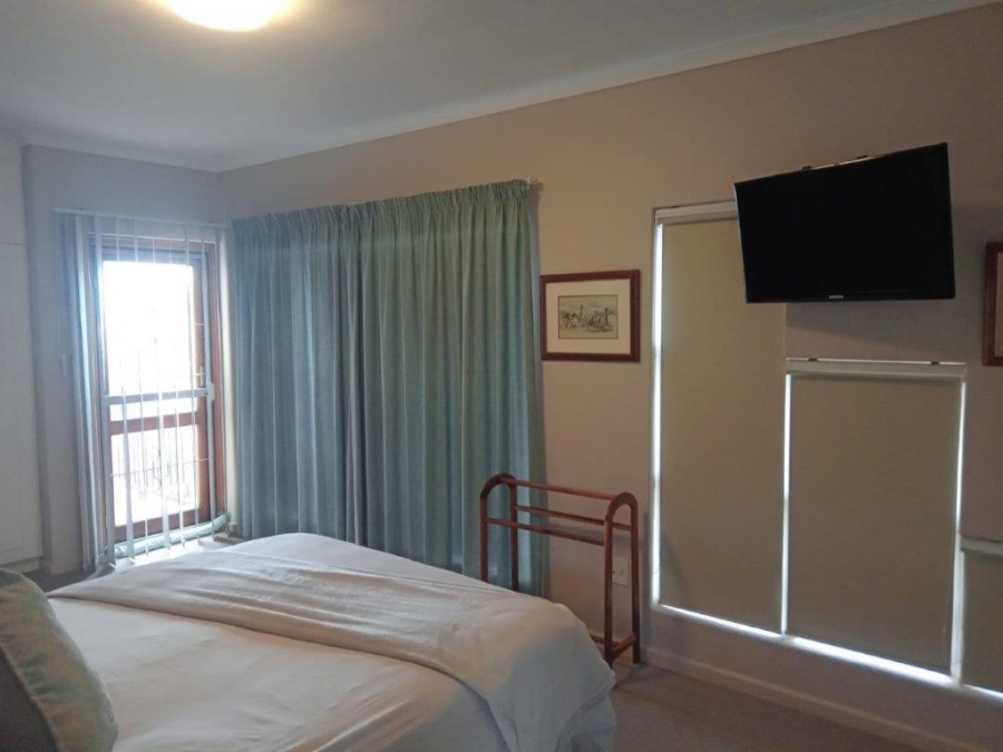 5 Bedroom Property for Sale in Wavecrest Eastern Cape